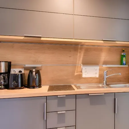 Kohlmeise 28 Im Wreecher Idyll Ruegen By Ruyastay بوتبوس